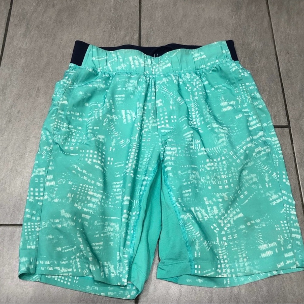 Lululemon Mens Shorts T.H.E. Short Linerless Green 9”, Small